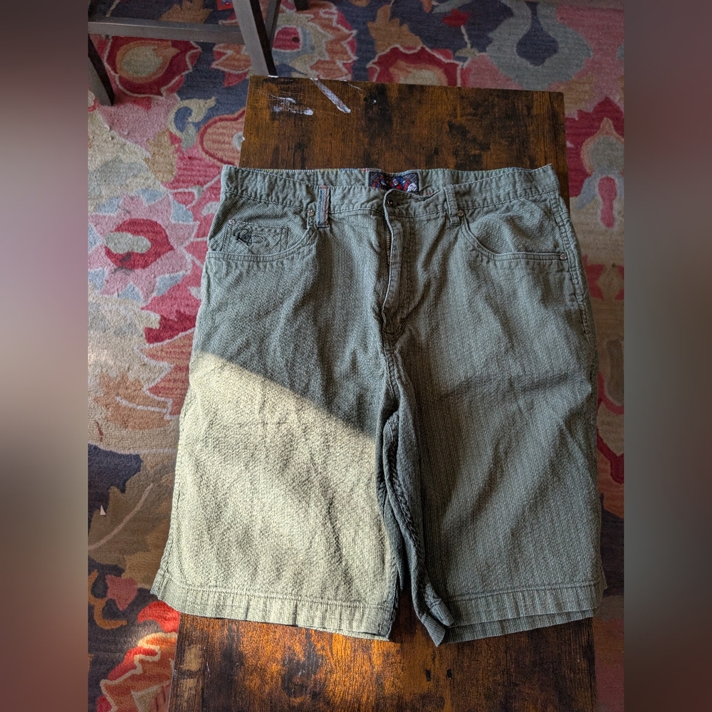 Van Heusen‎ Vintage Olive Green Herringbone Shorts Menswear Casual